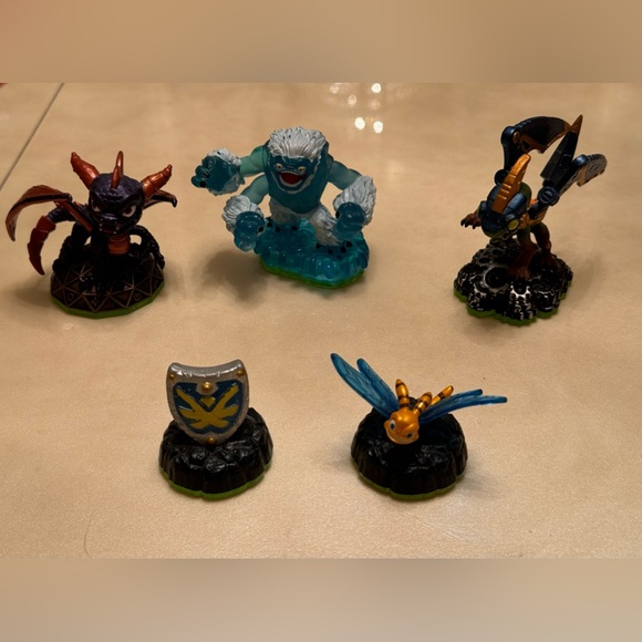 Skylanders Spyro's Adventure Bundle - Picture 2 of 10